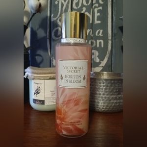 Victoria's Secret Horizon in Bloom 8.4 oz Body Mist